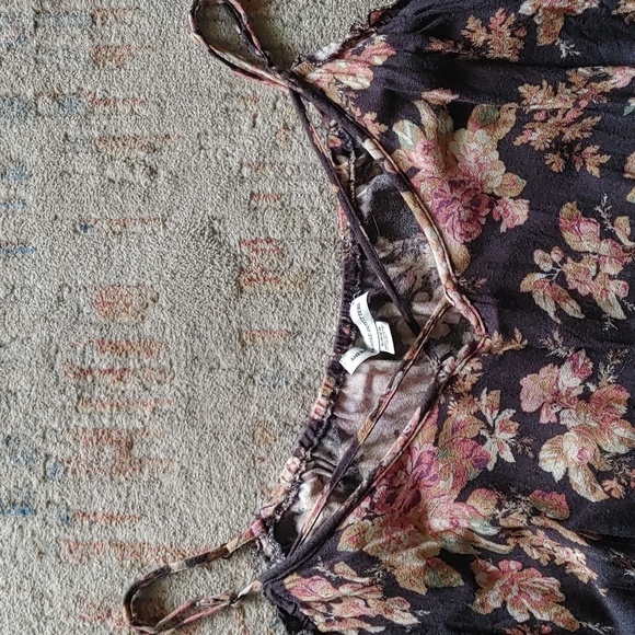 🌞2 For 20! AEO romper - Picture 2 of 6